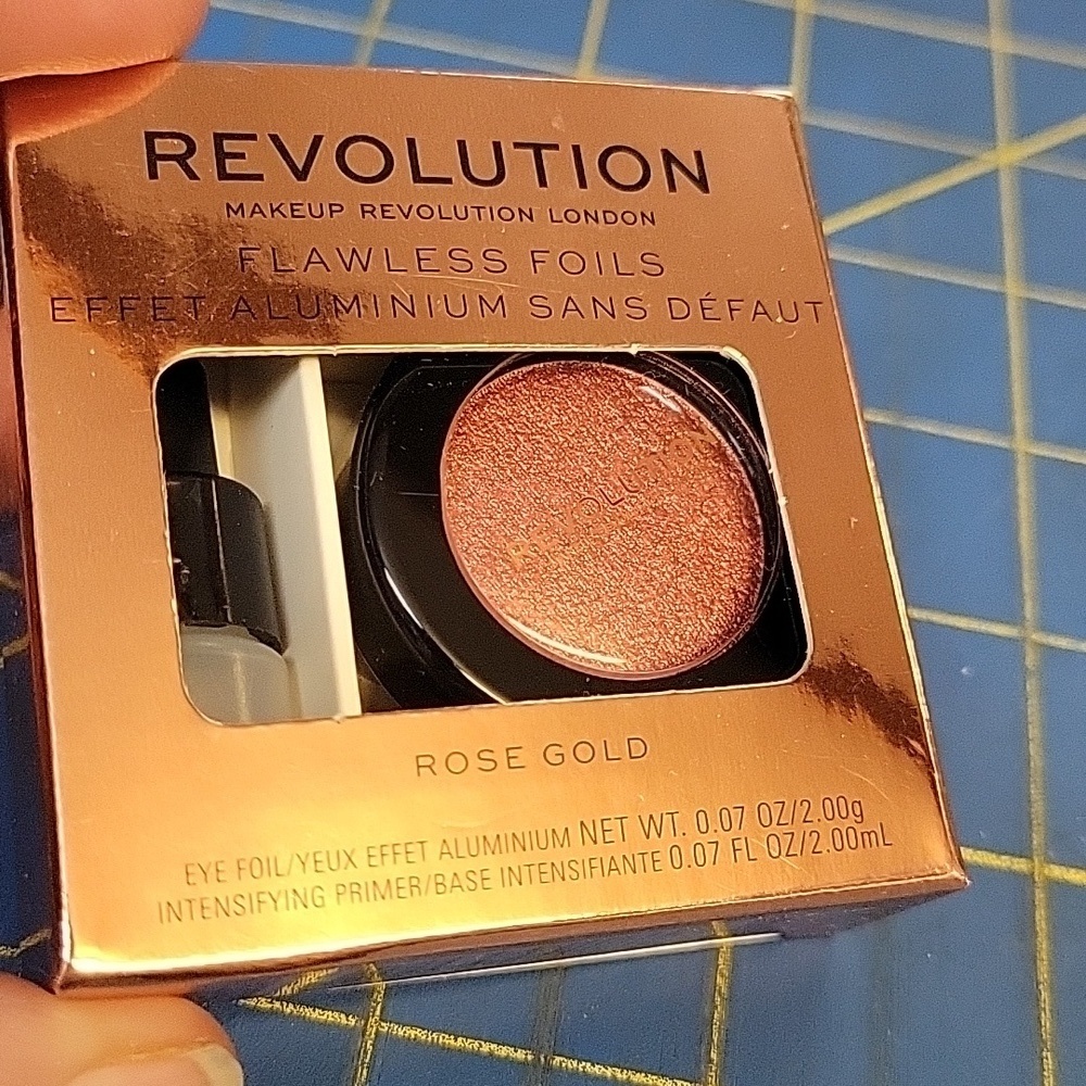 Revolution Flawless Foils Rose Gold Eyeshadow New